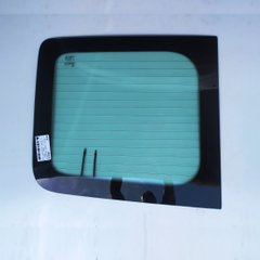 Заднее стекло левая половина для Opel Vivaro (01-13)