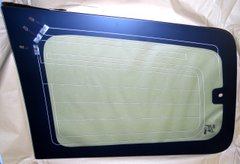 Заднее кузовное правое стекло для Mitsubishi Pajero (99-)
