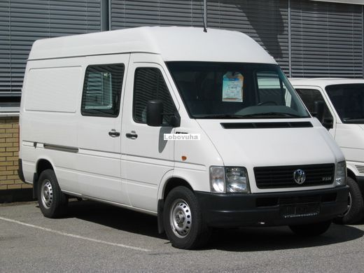 Скло переднє ліве для VW LT (96-06)