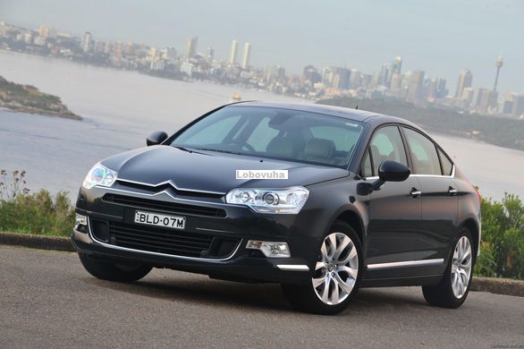 Лобовое стекло для Citroen C3 (10-16)